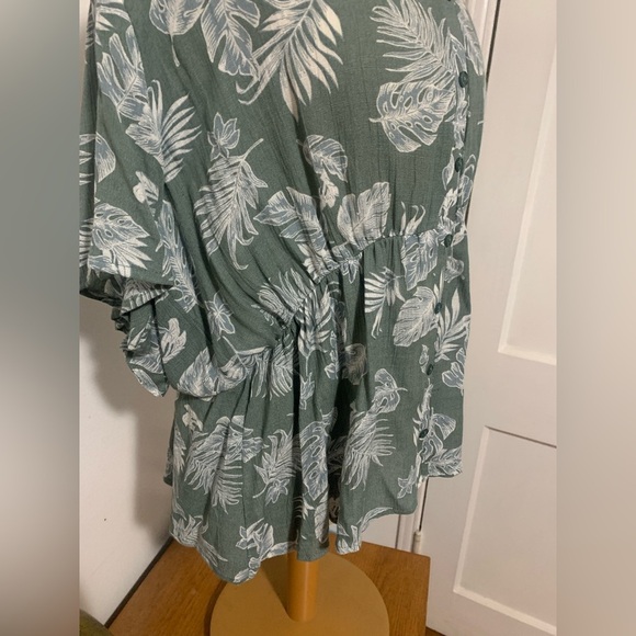 Lush Flutter Sleeve Top Olive Green XXL - Picture 11 of 15